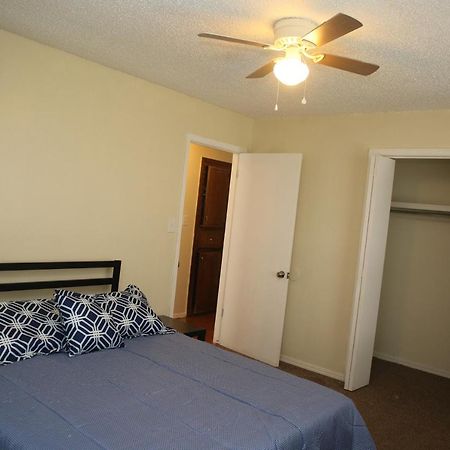 2 Bed/ 1 Bath Next To Ft. Sill Appartement Lawton Buitenkant foto
