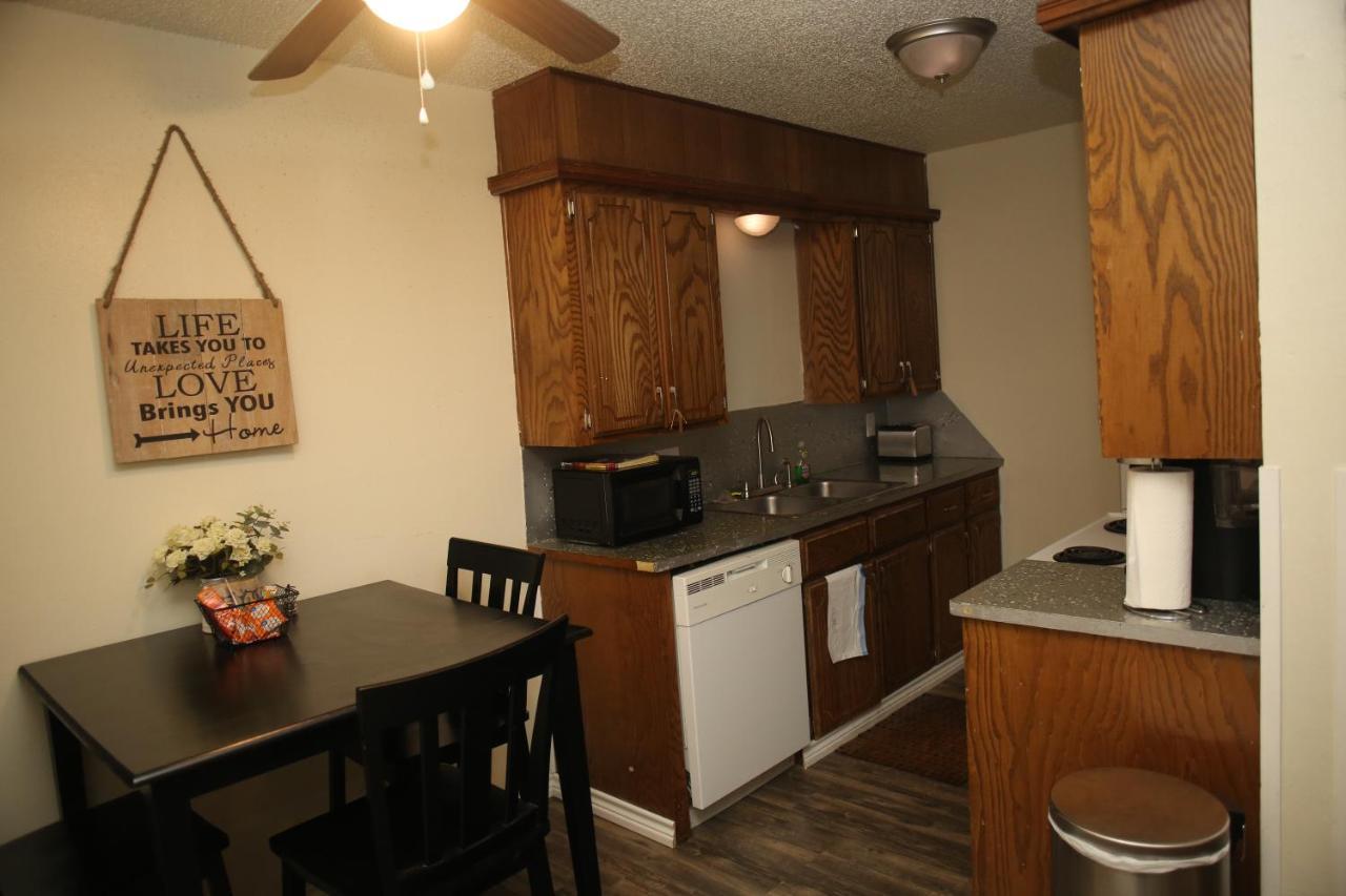 2 Bed/ 1 Bath Next To Ft. Sill Appartement Lawton Buitenkant foto