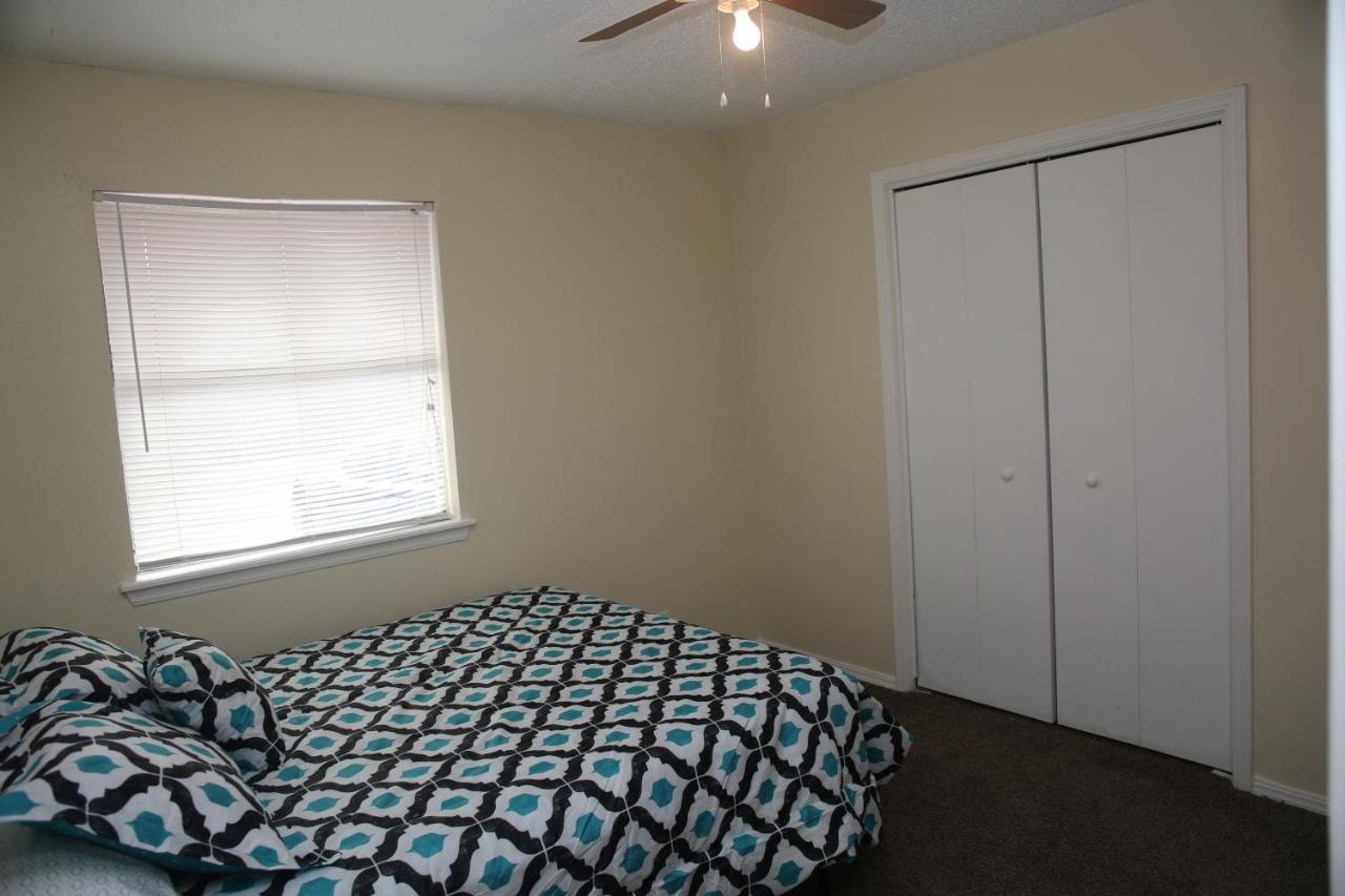 2 Bed/ 1 Bath Next To Ft. Sill Appartement Lawton Buitenkant foto